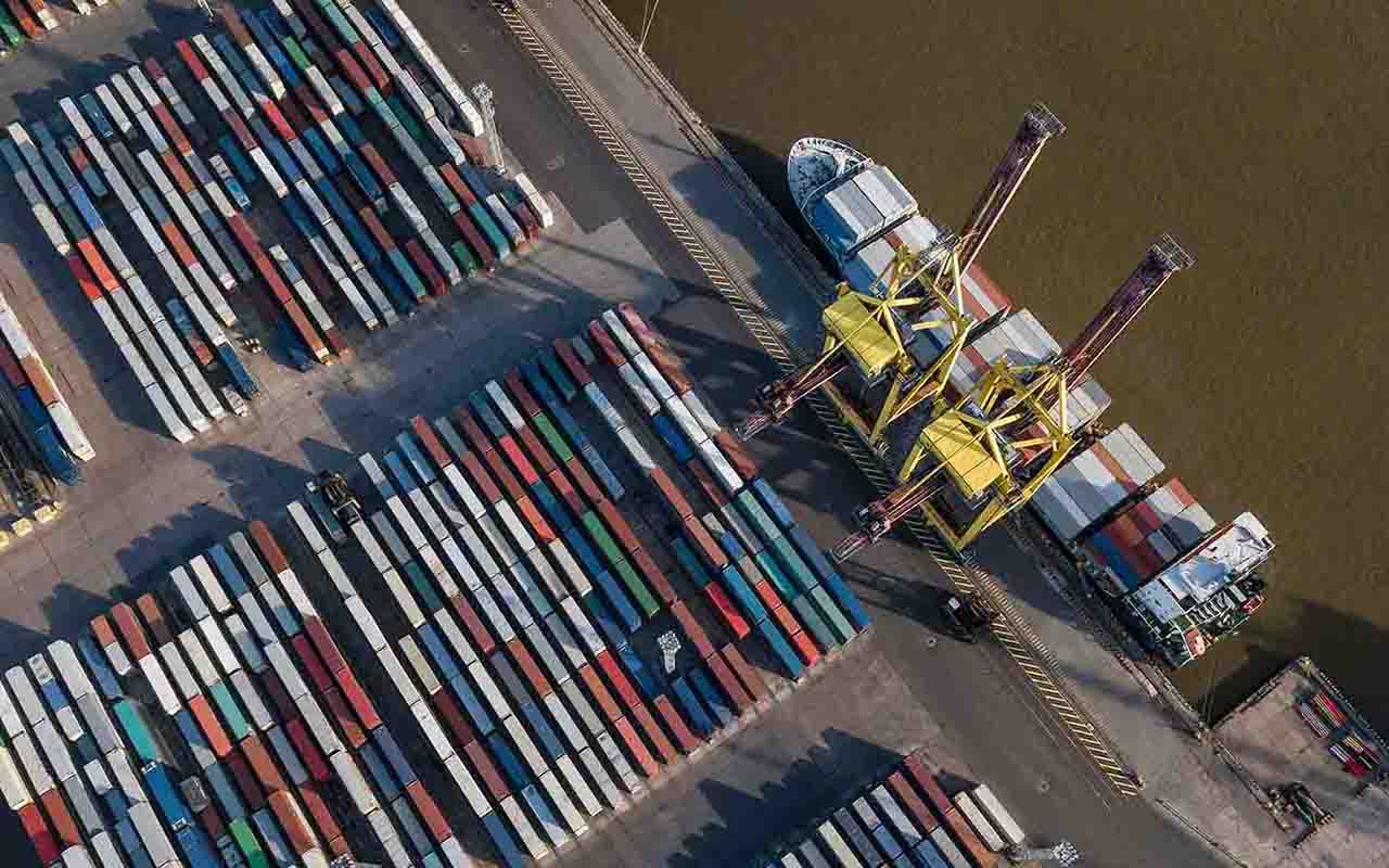 DP World: Real-Time Logistics Visibility